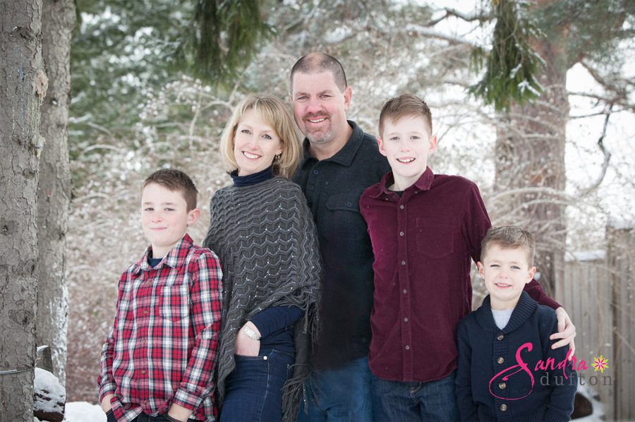 Outdoor Winter Family Photography | Karen + Ron | London Ontario ...